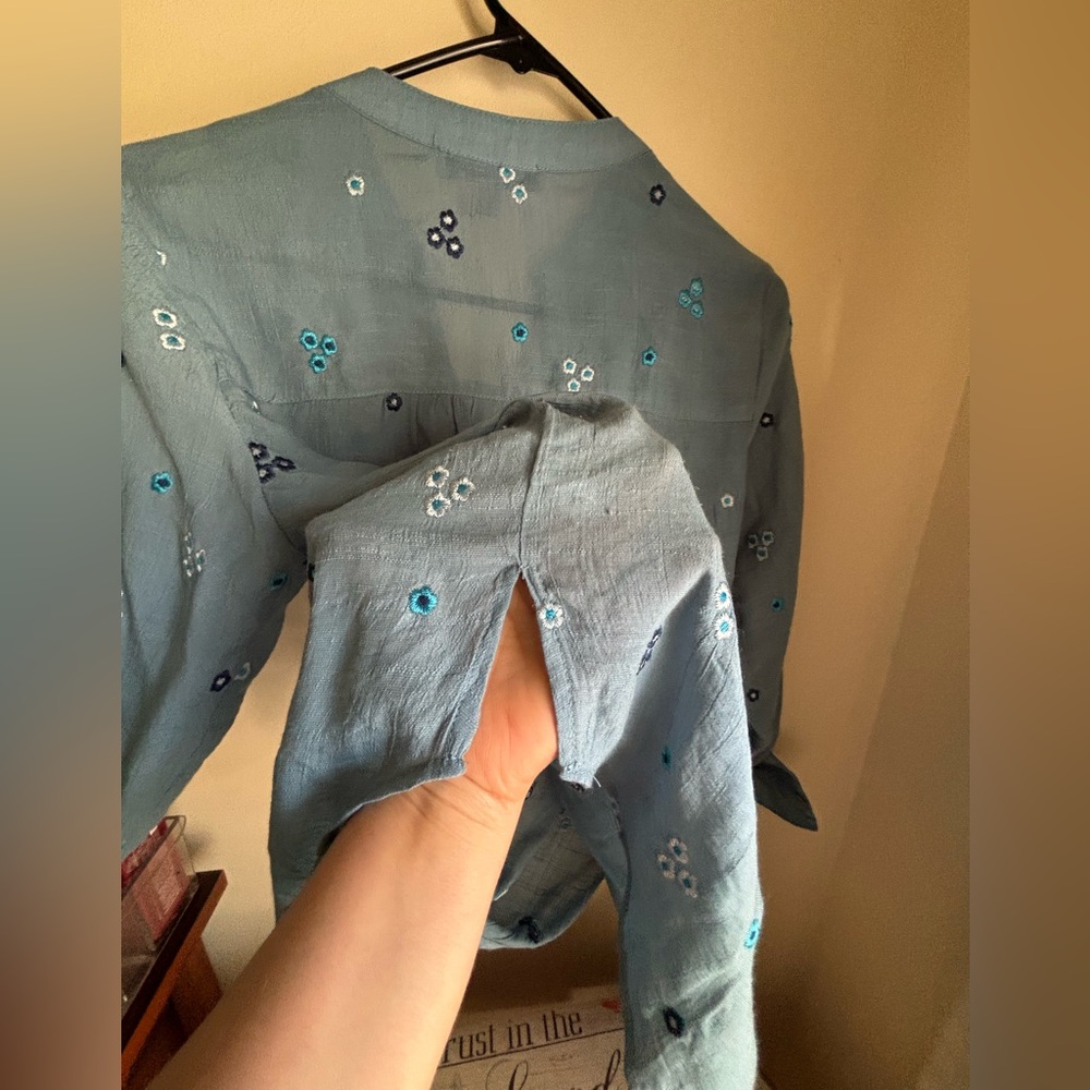 Figueroa & Flower Blue Floral Top for Women small size - Picture 6 of 13